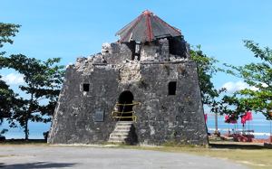 Punta Cruz Watch Tower nach Erdbeben